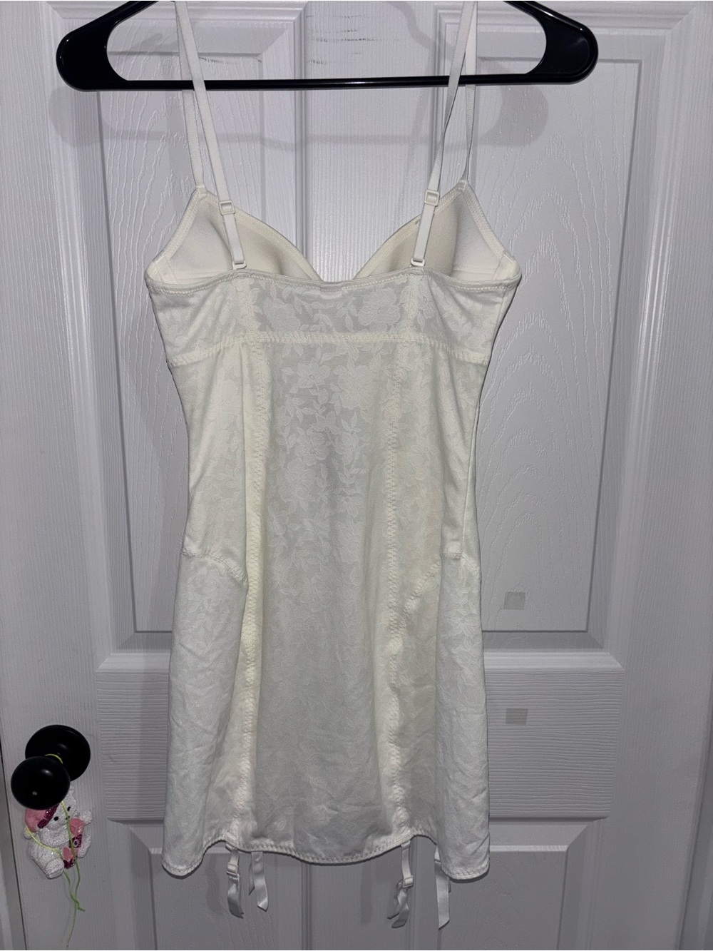 SKIMS Ivory Underwire Slip with Garter Tabs - Picture 2 of 4